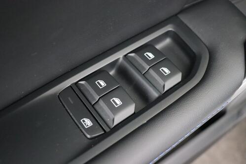 MG MG4 STANDARD 51 kWh + A/T + CARPLAY + PDC