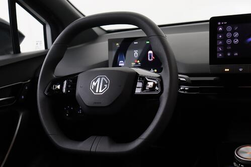MG MG4 STANDARD 51 kWh + A/T + CARPLAY + PDC
