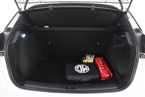 MG MG4 STANDARD 51 kWh + A/T + CARPLAY + PDC