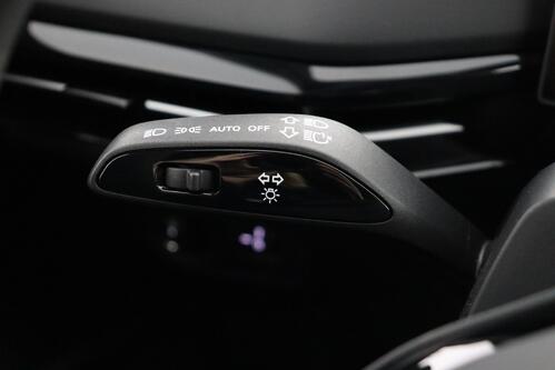 MG MG4 STANDARD 51 kWh + A/T + CARPLAY + PDC