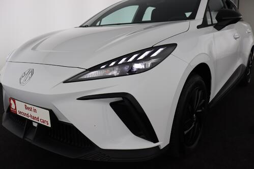 MG MG4 STANDARD 51 kWh + A/T + CARPLAY + PDC