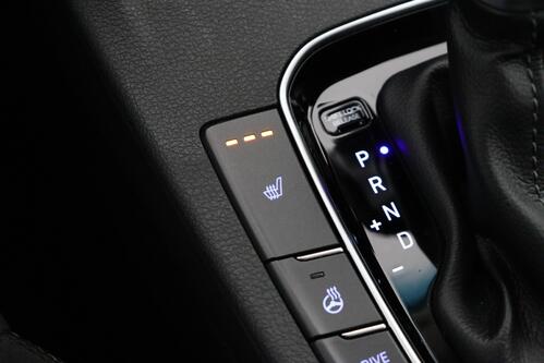 HYUNDAI i30 SW SMART 1.0 T-GDI 7DCT + CARPLAY + CAMERA + PDC + CRUISE + ALU 16