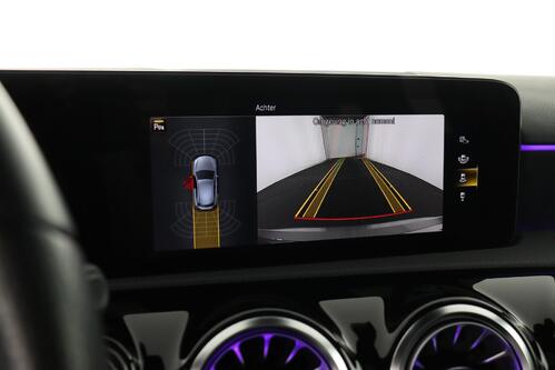MERCEDES-BENZ A  250 e iA  AMG-LINE + CARPLAY + GPS + CAMERA + PDC + CRUISE (ACC) + PANO + LEDER/ALCANTARA + ALU 