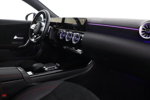 MERCEDES-BENZ A  250 e iA  AMG-LINE + CARPLAY + GPS + CAMERA + PDC + CRUISE (ACC) + PANO + LEDER/ALCANTARA + ALU 