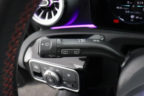 MERCEDES-BENZ A  250 e iA  AMG-LINE + CARPLAY + GPS + CAMERA + PDC + CRUISE (ACC) + PANO + LEDER/ALCANTARA + ALU 