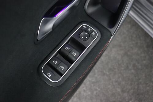 MERCEDES-BENZ A  250 e iA  AMG-LINE + CARPLAY + GPS + CAMERA + PDC + CRUISE (ACC) + PANO + LEDER/ALCANTARA + ALU 