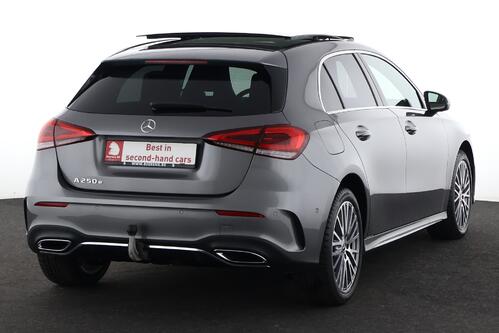 MERCEDES-BENZ A  250 e iA  AMG-LINE + CARPLAY + GPS + CAMERA + PDC + CRUISE (ACC) + PANO + LEDER/ALCANTARA + ALU 