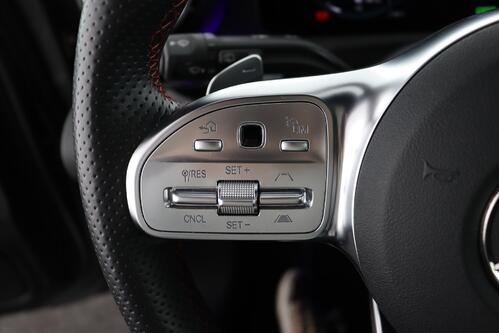 MERCEDES-BENZ A  250 e iA  AMG-LINE + CARPLAY + GPS + CAMERA + PDC + CRUISE (ACC) + PANO + LEDER/ALCANTARA + ALU 