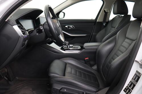 BMW 320 X-DRIVE DA  + GPS + LEDER + CARPLAY + CAMERA + PDC + OPEN DAK + CRUISE (ACC) + ALU 