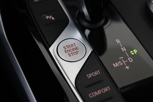 BMW 320 X-DRIVE DA  + GPS + LEDER + CARPLAY + CAMERA + PDC + OPEN DAK + CRUISE (ACC) + ALU 