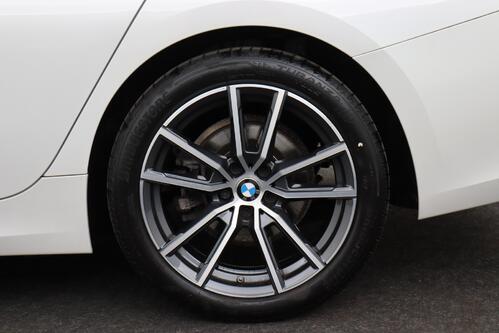 BMW 320 X-DRIVE DA  + GPS + LEDER + CARPLAY + CAMERA + PDC + OPEN DAK + CRUISE (ACC) + ALU 