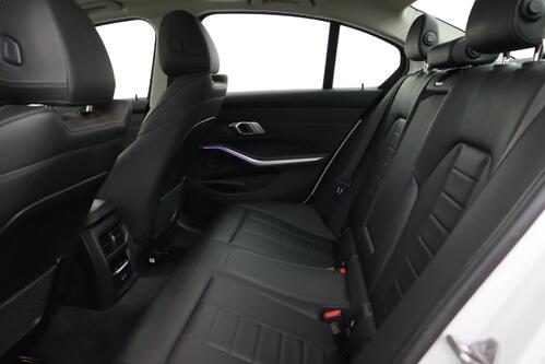 BMW 320 X-DRIVE DA  + GPS + LEDER + CARPLAY + CAMERA + PDC + OPEN DAK + CRUISE (ACC) + ALU 