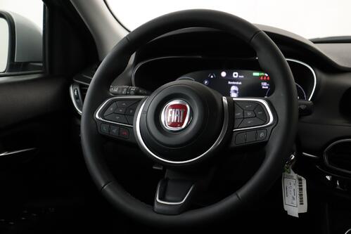 FIAT Tipo  CITY LIFE 1.5i + A/T + CARPLAY + CAMERA + CRUISE + ALU 