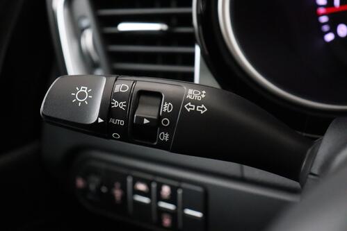 KIA Ceed SPORTSWAGON LX 1.5 T-GDI + A/T + CARPLAY + CAMERA + PDC + CRUISE + ALU 