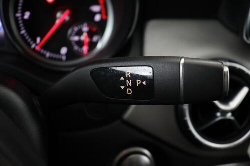 MERCEDES-BENZ CLA 180 DA + CAMERA + GPS + PANO + LEDER + ALU 