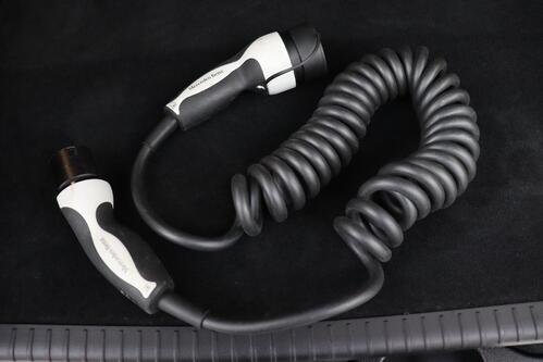 MERCEDES-BENZ GLC 300 e IA PHEV  AMG-LINE + GPS + CAMERA + PDC + CRUISE + LEDER + PANO + ALU 20