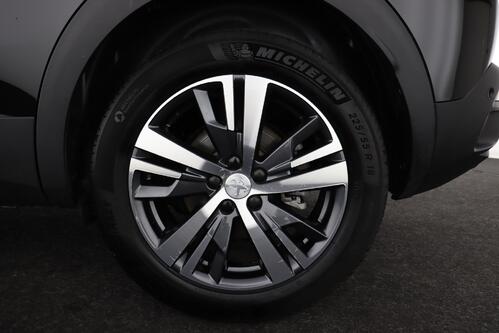 PEUGEOT 3008 1.2 PURETECH EAT8 + CARPLAY + GPS + CAMERA + PDC + CRUISE + ALU 