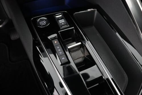 PEUGEOT 3008 1.2 PURETECH EAT8 + CARPLAY + GPS + CAMERA + PDC + CRUISE + ALU 