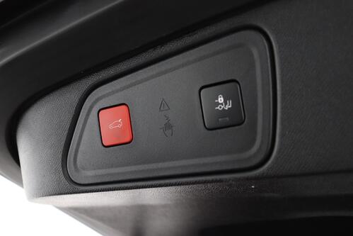 PEUGEOT 3008 1.2 PURETECH EAT8 + CARPLAY + GPS + CAMERA + PDC + CRUISE + ALU 