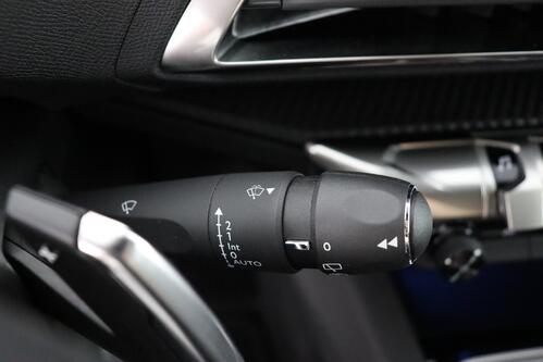 PEUGEOT 3008 1.2 PURETECH EAT8 + CARPLAY + GPS + CAMERA + PDC + CRUISE + ALU 