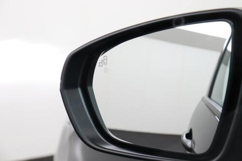 PEUGEOT 3008 1.2 PURETECH EAT8 + CARPLAY + GPS + CAMERA + PDC + CRUISE (ACC) + ALU 