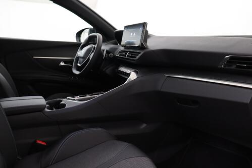 PEUGEOT 3008 1.2 PURETECH EAT8 + CARPLAY + GPS + CAMERA + PDC + CRUISE (ACC) + ALU 
