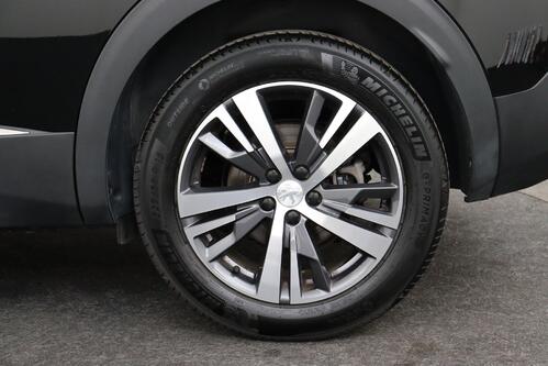 PEUGEOT 3008 1.2 PURETECH EAT8 + CARPLAY + GPS + CAMERA + PDC + CRUISE (ACC) + ALU 