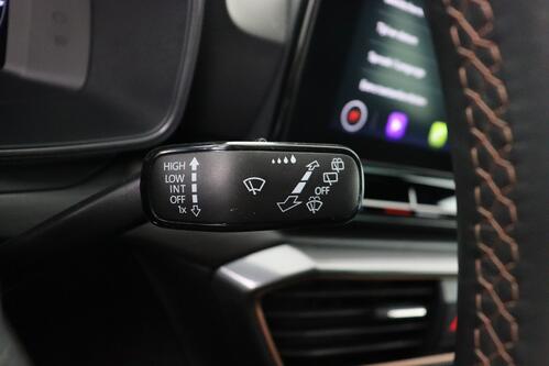 CUPRA Leon SPORTS TOURER 1.5 HEV + A/T + CARPLAY + CAMERA + PDC + CRUISE + ALU 18