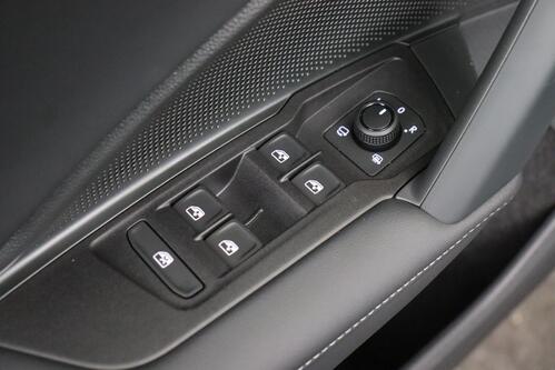 VOLKSWAGEN Tayron  LIFE 30Y 1.5 e-TSI DSG MHEV + 7PL. + CARPLAY + CAMERA + PDC + CRUISE (ACC) + ALU + TREKHAAK 