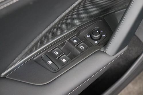 VOLKSWAGEN Tayron LIFE 30Y 1.5 e-TSI DSG MHEV + 7PL. + CARPLAY + CAMERA + PDC + CRUISE (ACC) + ALU 