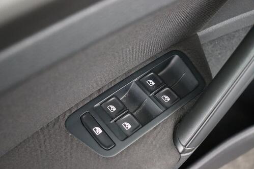 VOLKSWAGEN Golf VII 1.0 i + AIRCO 