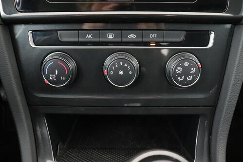 VOLKSWAGEN Golf VII 1.0 i + AIRCO 
