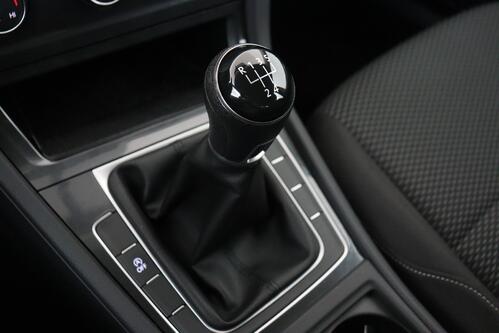 VOLKSWAGEN Golf VII 1.0 i + AIRCO 