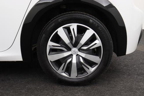 PEUGEOT 208 e  Active 50 kWh + A/T + CARPLAY + CRUISE