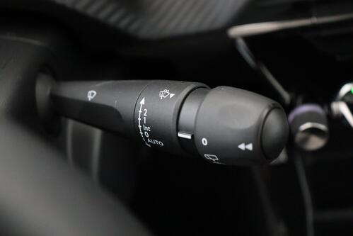 PEUGEOT 208 e  Active 50 kWh + A/T + CARPLAY + CRUISE