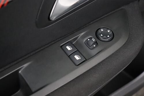 PEUGEOT 208 e  Active 50 kWh + A/T + CARPLAY + CRUISE