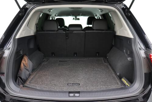VOLKSWAGEN Tiguan ALLSPACE 2.0 TSI + CARPLAY + CAMERA + LEDER + ALU 17