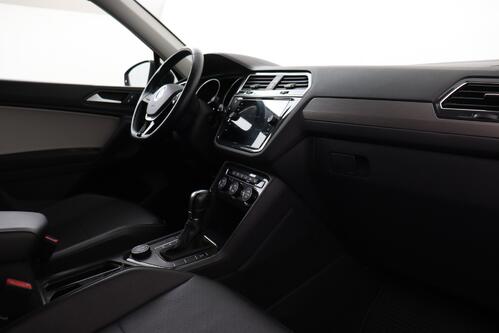 VOLKSWAGEN Tiguan ALLSPACE 2.0 TSI + CARPLAY + CAMERA + LEDER + ALU 17