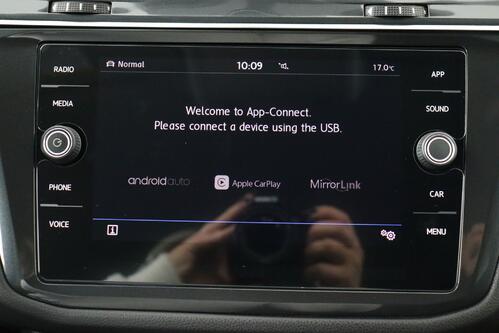 VOLKSWAGEN Tiguan ALLSPACE 2.0 TSI + CARPLAY + CAMERA + LEDER + ALU 17