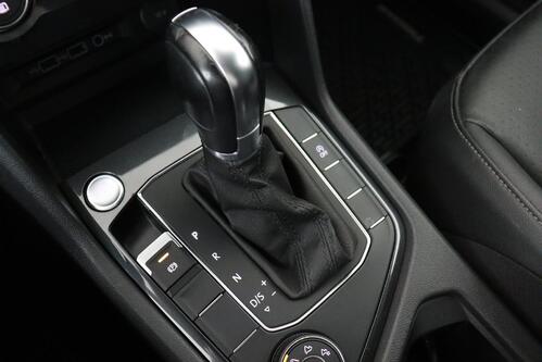 VOLKSWAGEN Tiguan ALLSPACE 2.0 TSI + CARPLAY + CAMERA + LEDER + ALU 17