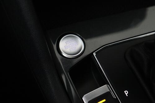 VOLKSWAGEN Tiguan ALLSPACE 2.0 TSI + CARPLAY + CAMERA + LEDER + ALU 17