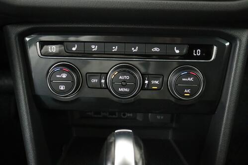 VOLKSWAGEN Tiguan ALLSPACE 2.0 TSI + CARPLAY + CAMERA + LEDER + ALU 17