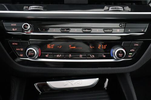 BMW X4 X-DRIVE 20iA 184PK  + GPS + LEDER + CARPLAY + CAMERA + PDC + CRUISE + PANO DAK + ALU 20