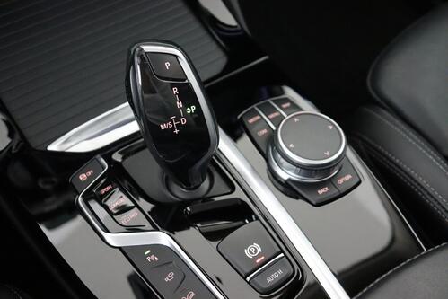 BMW X4 X-DRIVE 20iA 184PK  + GPS + LEDER + CARPLAY + CAMERA + PDC + CRUISE + PANO DAK + ALU 20