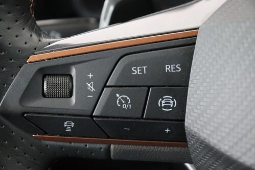 CUPRA Leon SPORTSTOURER 1.5i  Hybrid DSG + CARPLAY + CAMERA + PDC + CRUISE(ACC) + ALU 