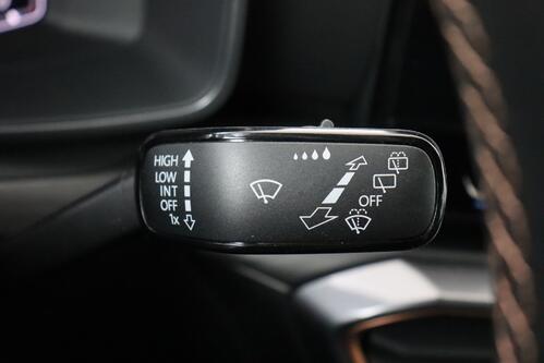 CUPRA Leon SPORTSTOURER 1.5i  Hybrid DSG + CARPLAY + CAMERA + PDC + CRUISE(ACC) + ALU 