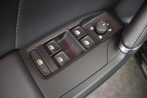 CUPRA Leon SPORTSTOURER 1.5 MHEV + CARPLAY + CAMERA + PDC + CRUISE (ACC) + ALU 