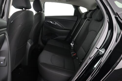 HYUNDAI i30 FASTBACK 1.5 T-GDI + GPS + CARPLAY + CAMERA + PDC + CRUISE + OPEN DAK + ALU 17