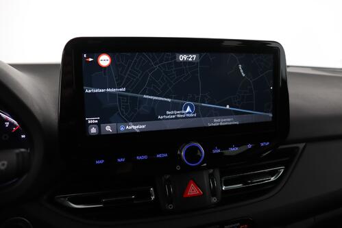 HYUNDAI i30 FASTBACK 1.5 T-GDI + GPS + CARPLAY + CAMERA + PDC + CRUISE + OPEN DAK + ALU 17