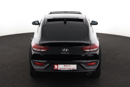 HYUNDAI i30 FASTBACK 1.5 T-GDI + GPS + CARPLAY + CAMERA + PDC + CRUISE + OPEN DAK + ALU 17